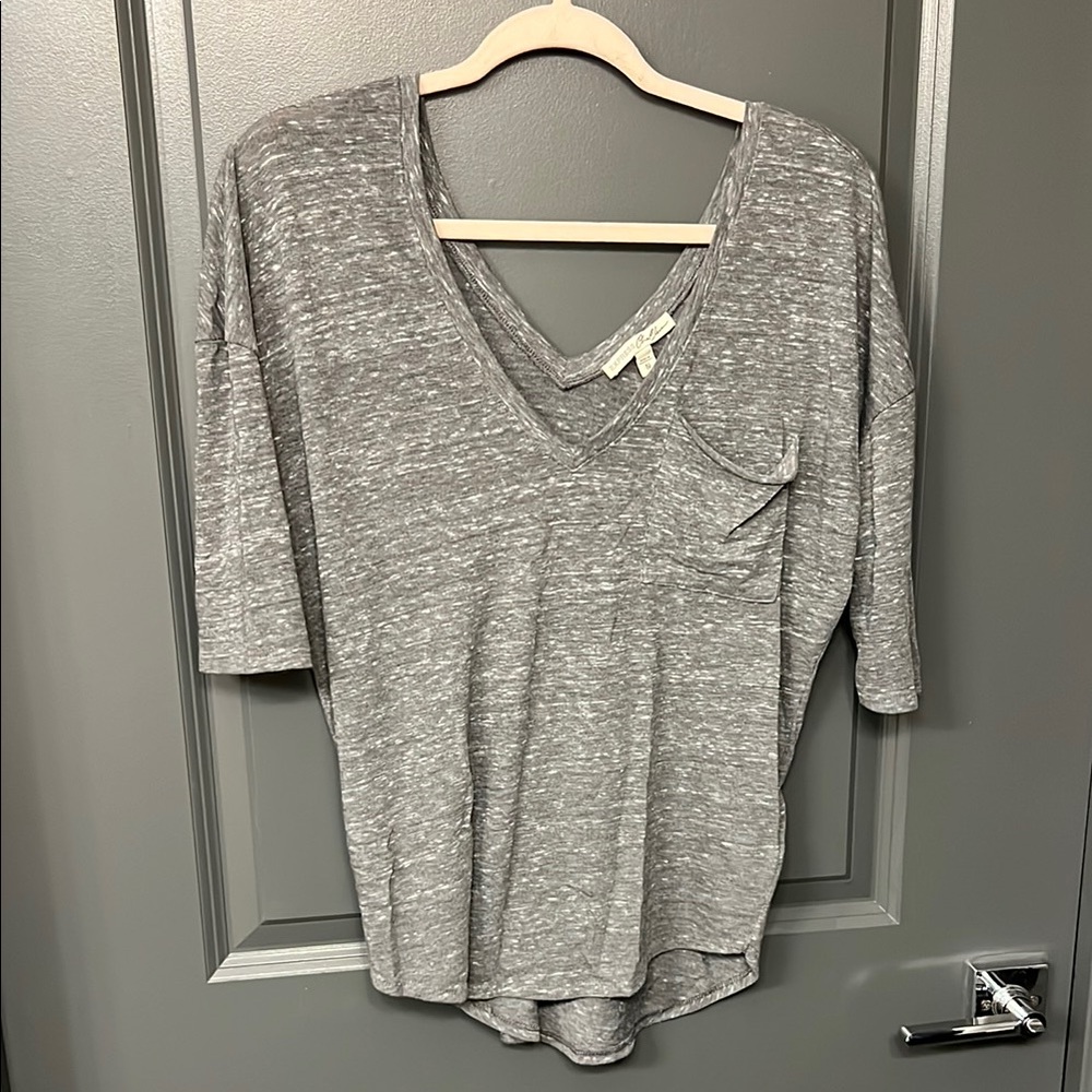 Size XS Womens Express Gray V-Neck Women's Top